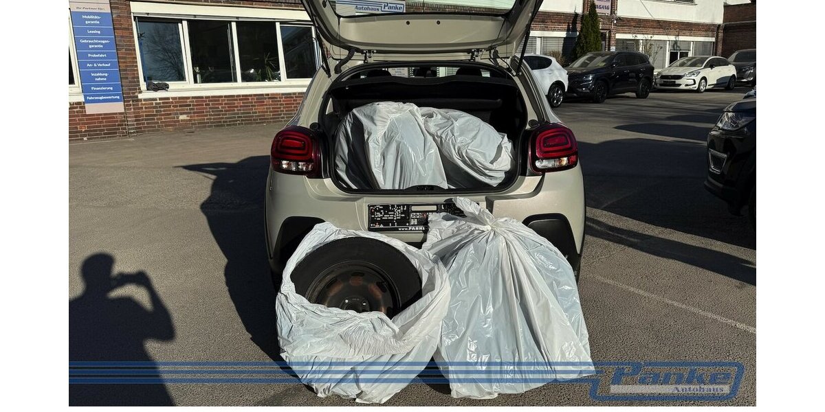 Citroen C3 1.2 PT 82 Feel*LED*BT*Tempo*8Reifen*SpurH* 84.089 km 7.690 &euro; Berlin 13187