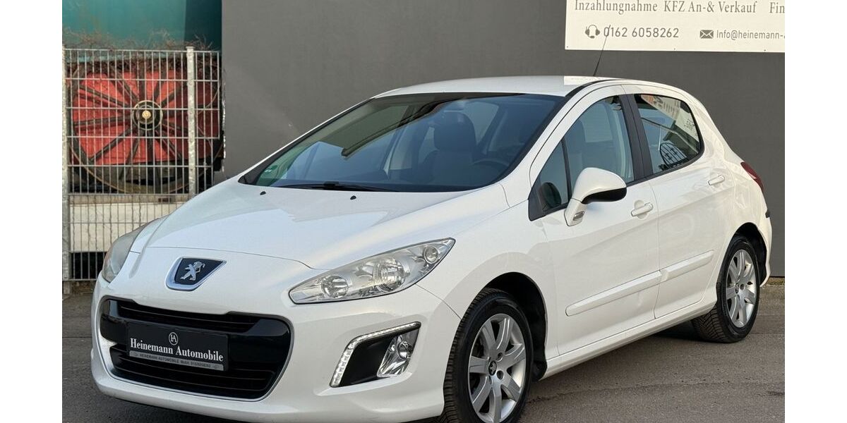 Peugeot 308 129.800 km 4.900 &euro; Essen 45139