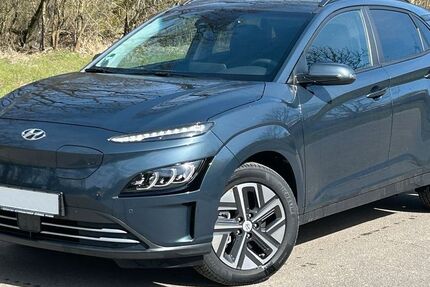 Hyundai KONA Elektro 7.448 km 44.900 &euro; Jüterbog 14913