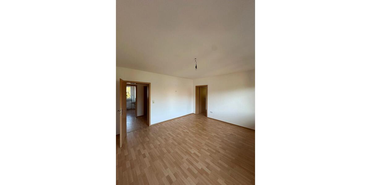Etagenwohnung Kronach - 4 Zimmer, 128 m&sup2;, 930&euro; | Angebot:26609486