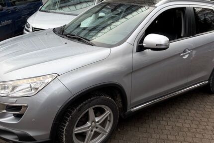 Peugeot 4008 129.000 km 5.980 &euro; München 81827