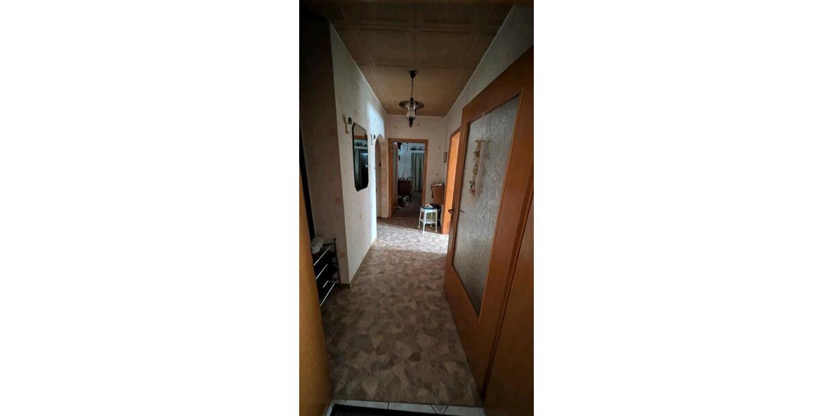 Etagenwohnung Felsberg - 3 Zimmer, 90 m&sup2;, 790&euro; | Angebot:25052924