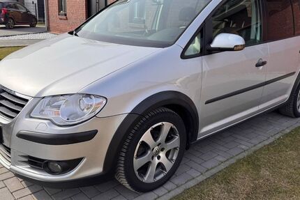 VW Touran 175.000 km 6.990 &euro; Garbsen 30827