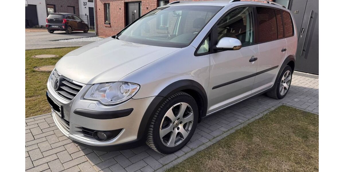 VW Touran 175.000 km 6.990 &euro; Garbsen 30827