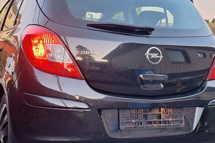 Opel Corsa 141.256 km 4.890 &euro; Flammersfeld 57632