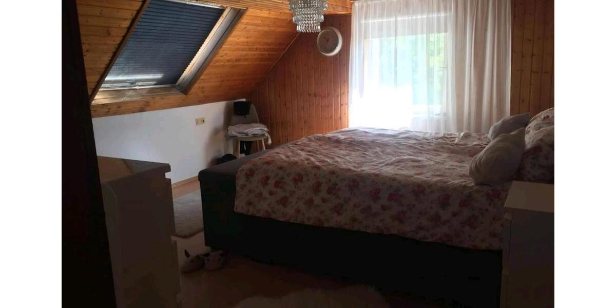 Dachgeschoßwohnung Ichenhausen - 4 Zimmer, 90 m&sup2;, 124.000&euro; | Angebot:26984639
