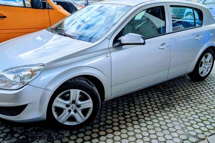 Opel Astra 177.000 km 1.900 &euro; München 81825