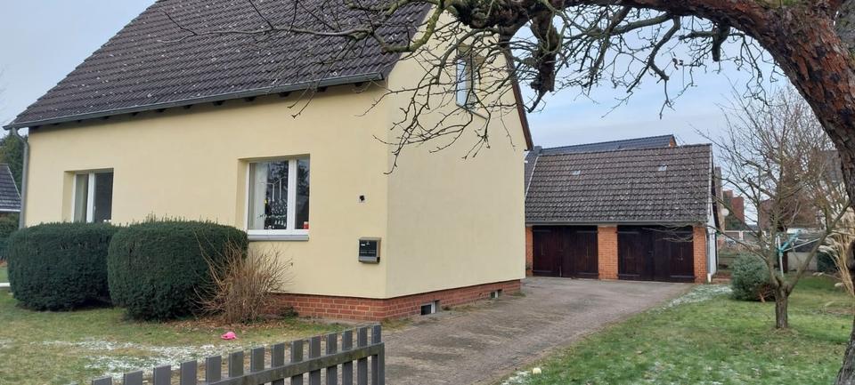 Einfamilienhaus in Bissendorf, 2 Garagen, nähe Bahnhof, ab 1.4.26 4 zimmer