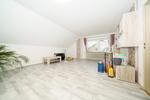 Schöne Wohnung mit Einbauküche in 6-Familienhaus in ruhiger Lage!
