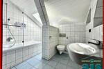ais-GmbH bietet an: Renovierte 4 Zimmer Wohnung in der Südstadt.
