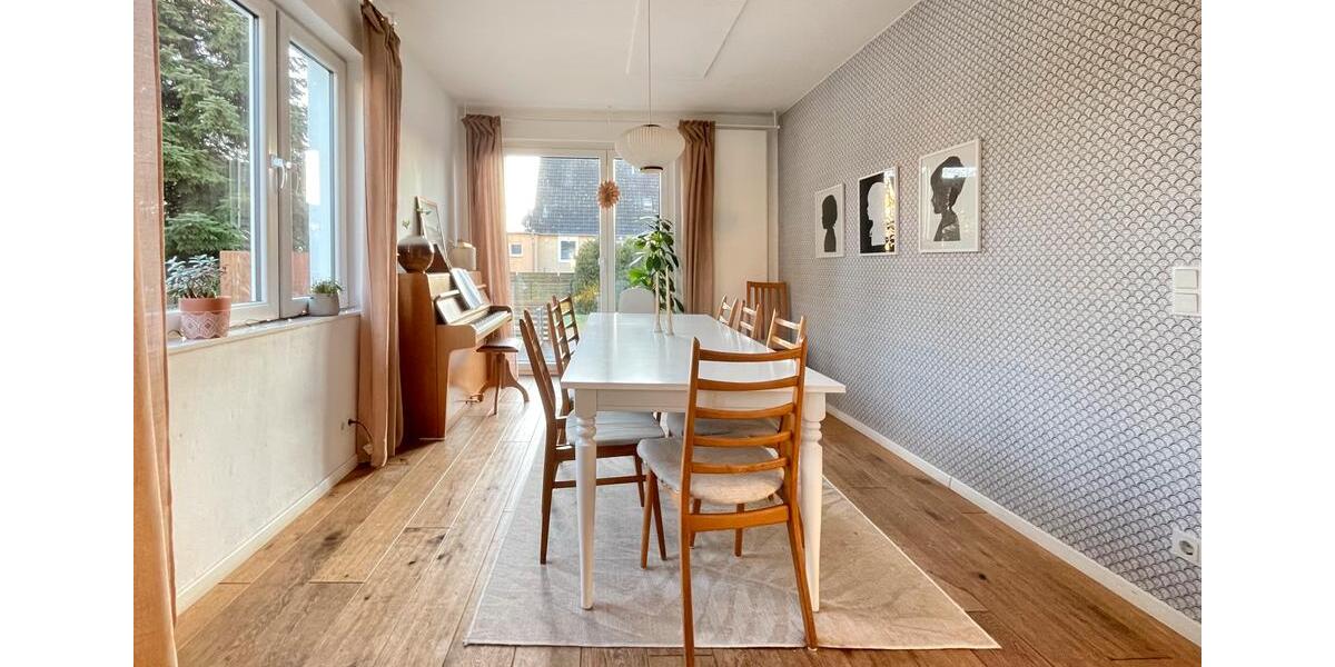 Großzügiges Einfamilienhaus mit Traumgarten und Anliegerwohnung 7 zimmer