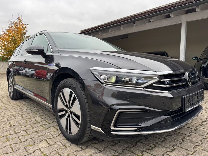 VW Passat Variant 45.729 km 24.990 € Ichenhausen 89335
