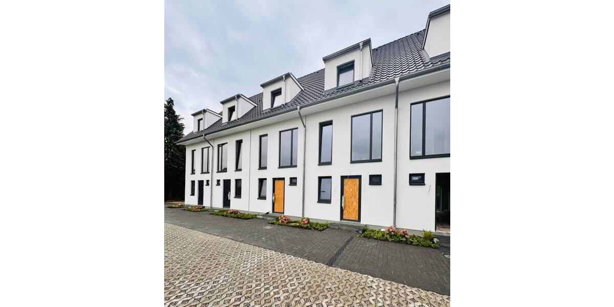 Reihenmittelhaus Bad Segeberg - 5 Zimmer, 104 m&sup2;, 1.700&euro; | Angebot:25536128