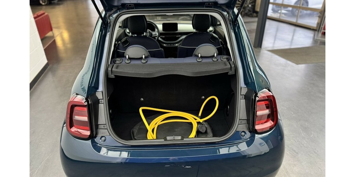 Fiat 500e Action CarPlay Android Automatik 1.Hand 23.004 km 13.120 &euro; Lich 35423