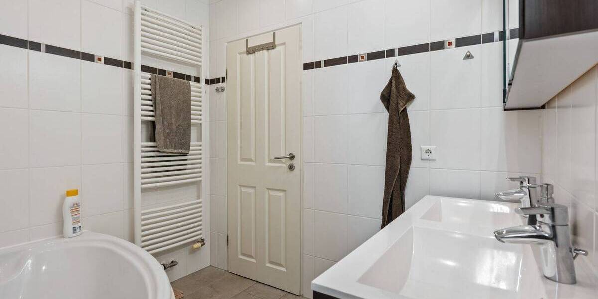 Bungalow Bremen Habenhausen - 6 Zimmer, 143 m&sup2;, 449.000&euro; | Angebot:26656672