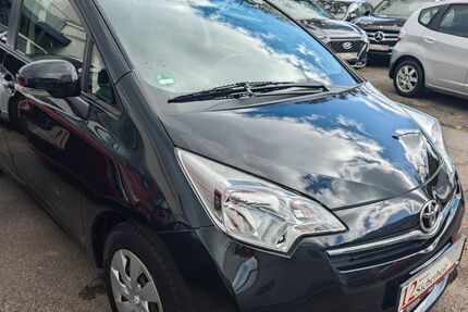 Toyota Verso-S 94.000 km 9.400 &euro; Essen 45136