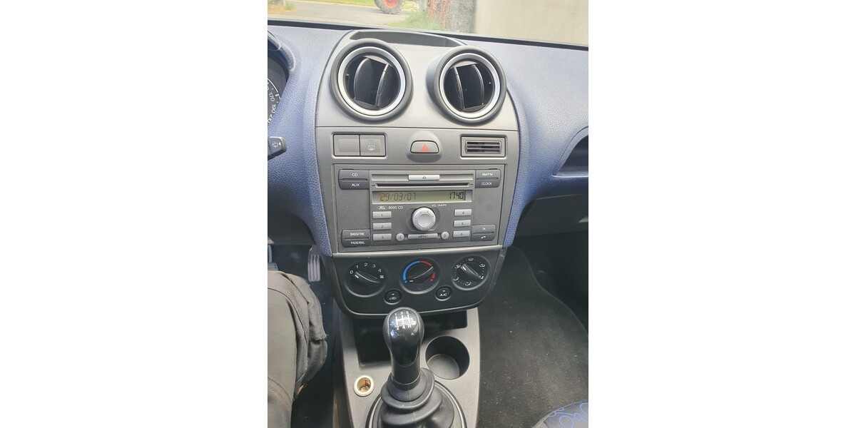 Ford Fiesta 77.500 km 3.800 &euro; Theilheim 97288