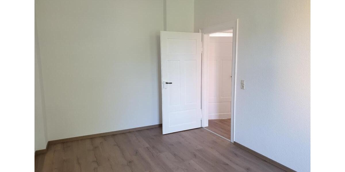 Erdgeschoßwohnung Hohenstein-Ernstthal Ernstthal - 3 Zimmer, 67 m&sup2;, 380&euro; | Angebot:26659159