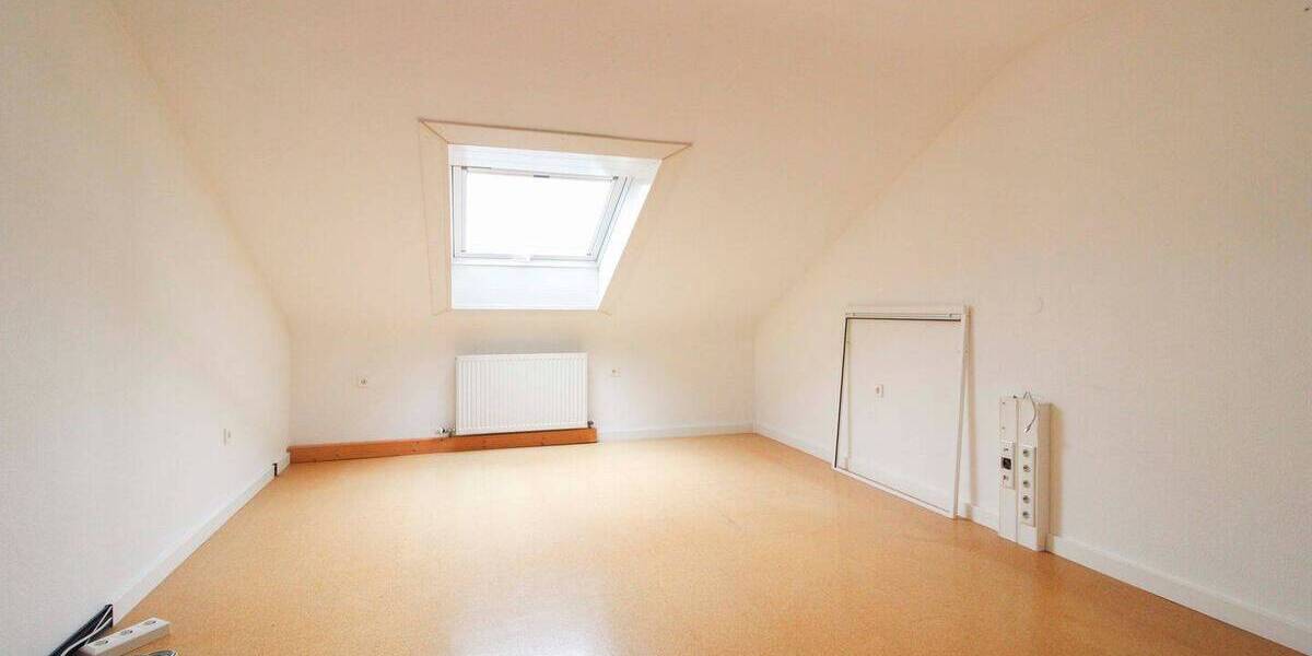 Reihenmittelhaus Stuttgart Steckfeld - 9 Zimmer, 208 m&sup2;, 765.000&euro; | Angebot:26319304
