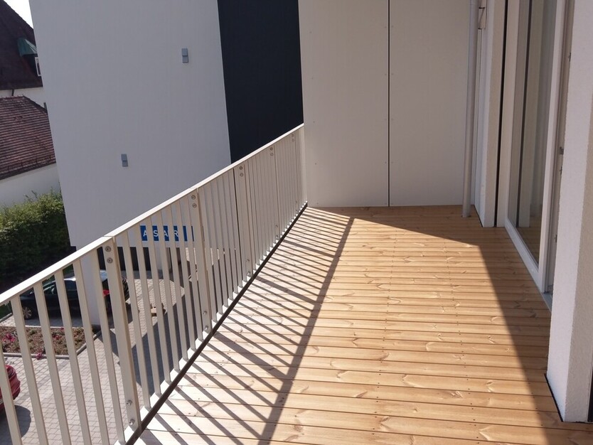 Helle, derzeit vermietete, sehr große 2 Zi. Wohnung im Zentrum von Freilassing - mit Bergblick. 2 zimmer