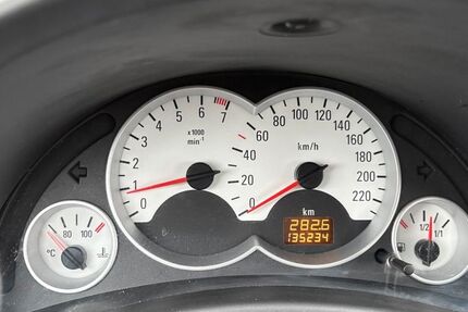 Opel Corsa 136.000 km 1.700 &euro; Fleinheim/Nattheim 89564