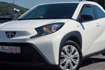 Toyota Aygo (X) 1.650 km 16.390 &euro; Oberwinter 53424