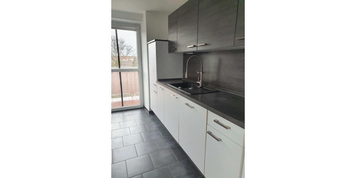 Dachgeschoßwohnung Zerbst (Anhalt) - 3 Zimmer, 66 m&sup2;, 561&euro; | Angebot:25403582