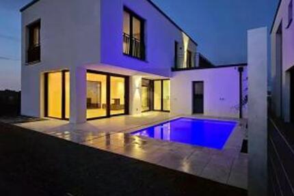 VERMIETUNG - MODENER LUXUS MIT POOL UND AUSBLICK - Haus Poing | Angebot:25303839