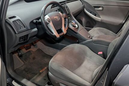 Toyota Prius 179.000 km 8.500 &euro; Leverkusen 51381