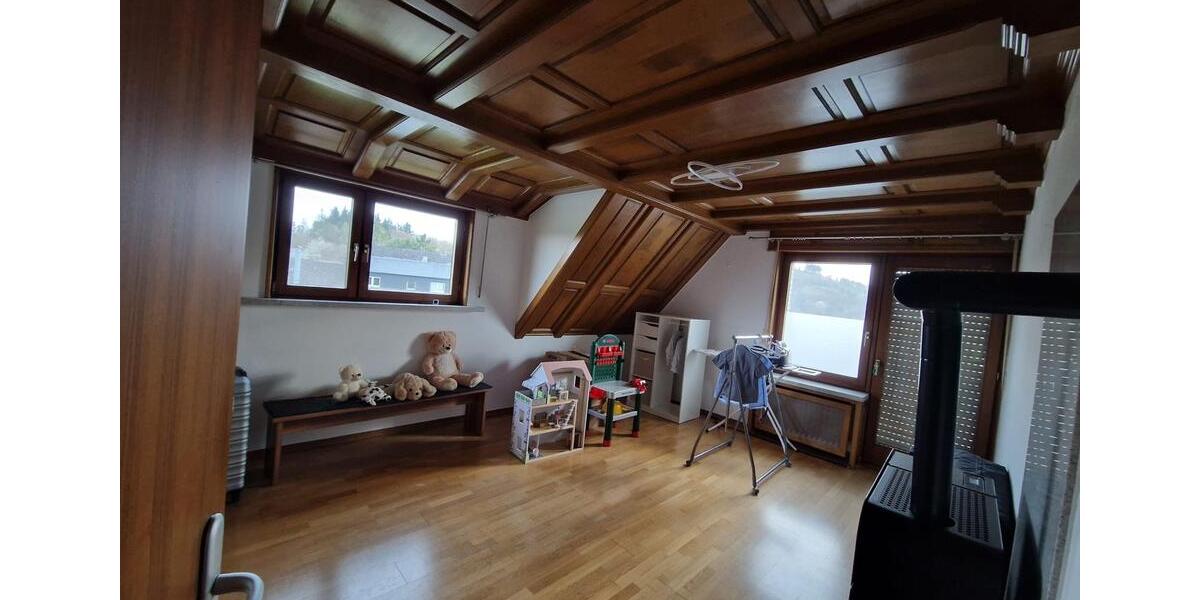 Einfamilienhaus Ettringen - 7 Zimmer, 150 m&sup2;, 1.250&euro; | Angebot:26230926