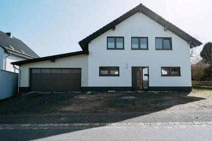 Haus Retterath - 6.5 Zimmer, 170 m&sup2;, 598.000&euro; | Angebot:26539653