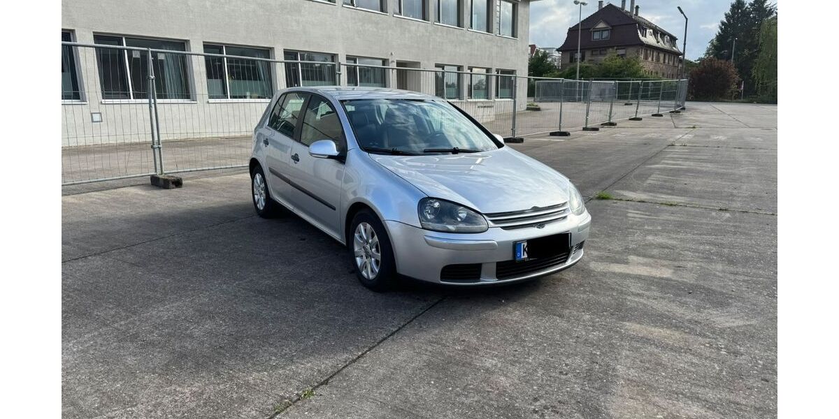 VW Golf 181.000 km 2.700 &euro; Mühlacker 75417