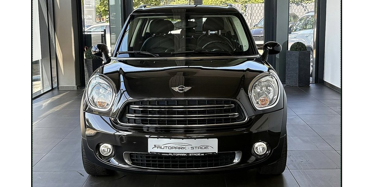 Mini Cooper Countryman Aut. Bi-Xenon Temp. Ambiente 116.000 km 9.999 &euro; Stade 21682
