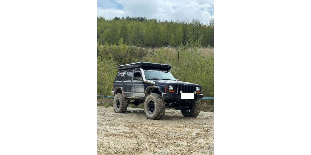 Jeep Cherokee 300.907 km 6.499 &euro; Augsburg 86152