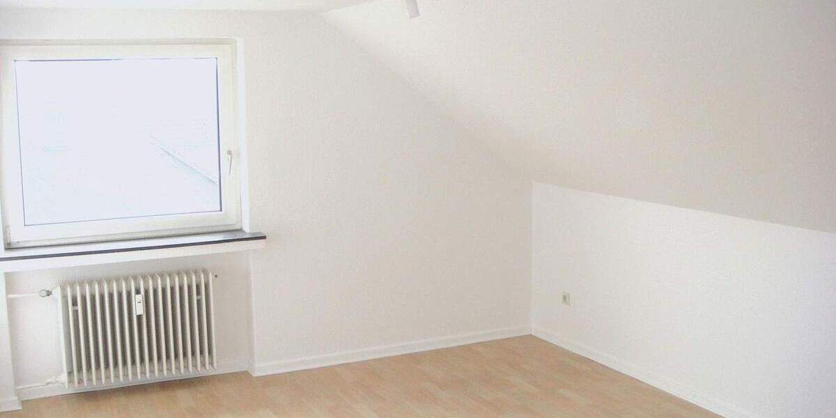 Etagenwohnung Uetze Dedenhausen - 3 Zimmer, 80 m&sup2;, 495&euro; | Angebot:25398062