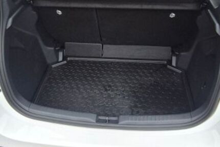 Toyota Yaris 25.604 km 25.200 &euro; Damme 49401