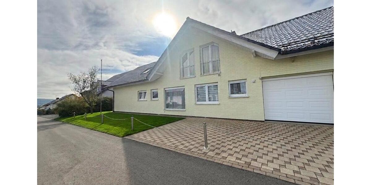 Einfamilienhaus Olpe - 9 Zimmer, 215 m&sup2;, 1.600&euro; | Angebot:26575909