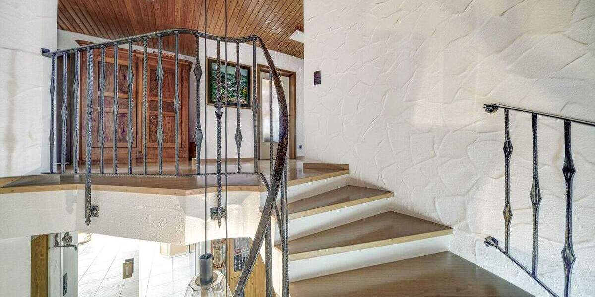 Einfamilienhaus Tengen - 8 Zimmer, 231 m&sup2;, 595.000&euro; | Angebot:25690110