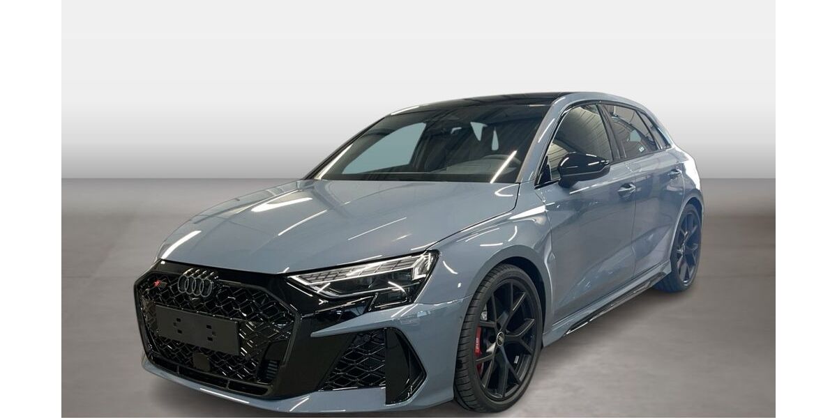 Audi RS3 4.900 km 64.580 &euro; Landshut 84030
