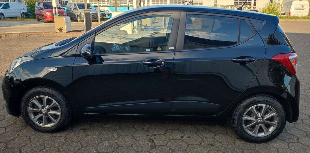 i10