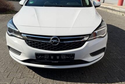 Opel Astra 144.000 km 6.599 &euro; Paderborn 33100