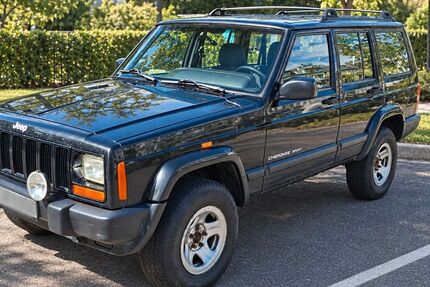 Jeep Cherokee 180.000 km 4.750 &euro; Berlin 12165
