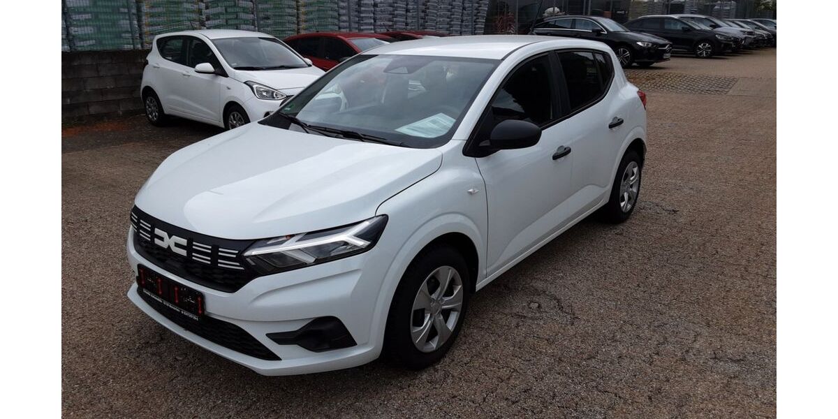 Dacia Sandero 8.400 km 12.990 &euro; Monschau (bei Aachen) 52156