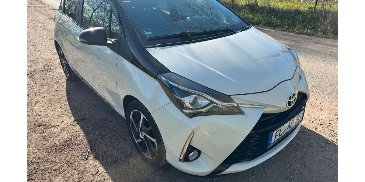 Toyota Yaris 30.500 km 13.999 &euro; Hamburg 20257