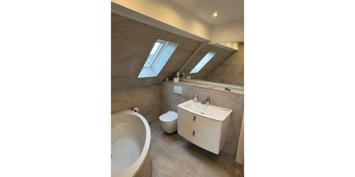  Charmantes Zweifamilienhaus in Kassel-Oberzwehren - Stadtnähe trifft Idylle 8 zimmer