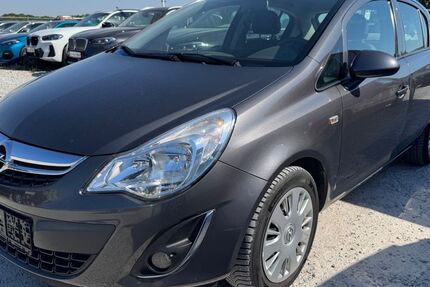 Opel Corsa 106.000 km 2.900 &euro; München 81829