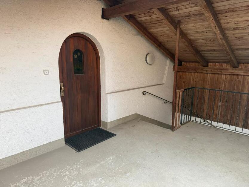 2,5 Zimmer DG-Wohnung zimmer