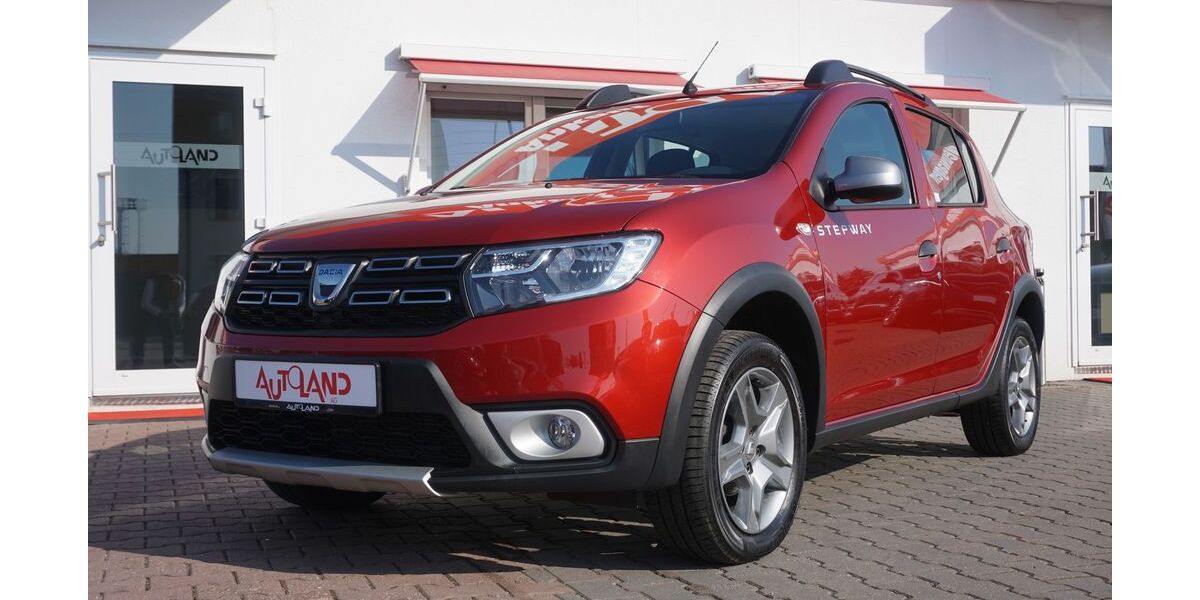 Dacia Sandero 12.915 km 13.950 &euro; Halle 06122