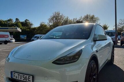 Tesla Model Y 45.829 km 40.490 &euro; Berlin 10318