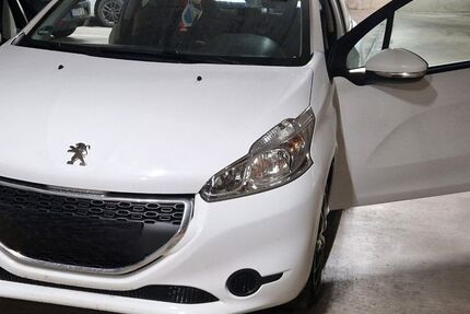 Peugeot 208 182.000 km 3.650 &euro; Tuttlingen 78532